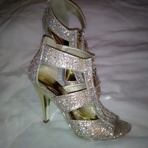 Zapatilas (high heels)